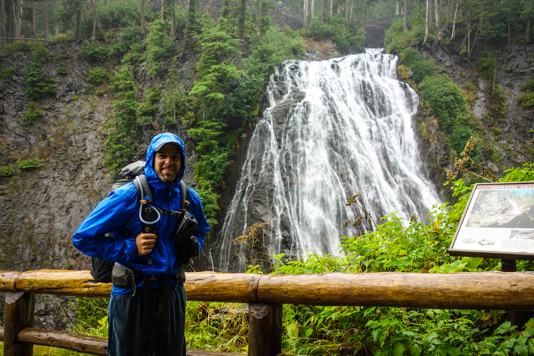 falling water and waterfalls