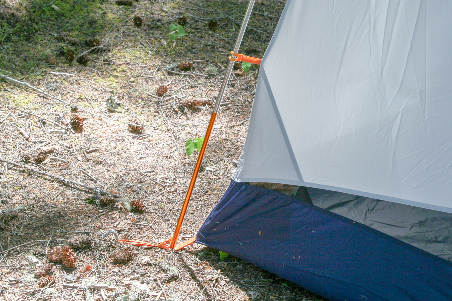 color-coded poles make for a quick and simple set up.