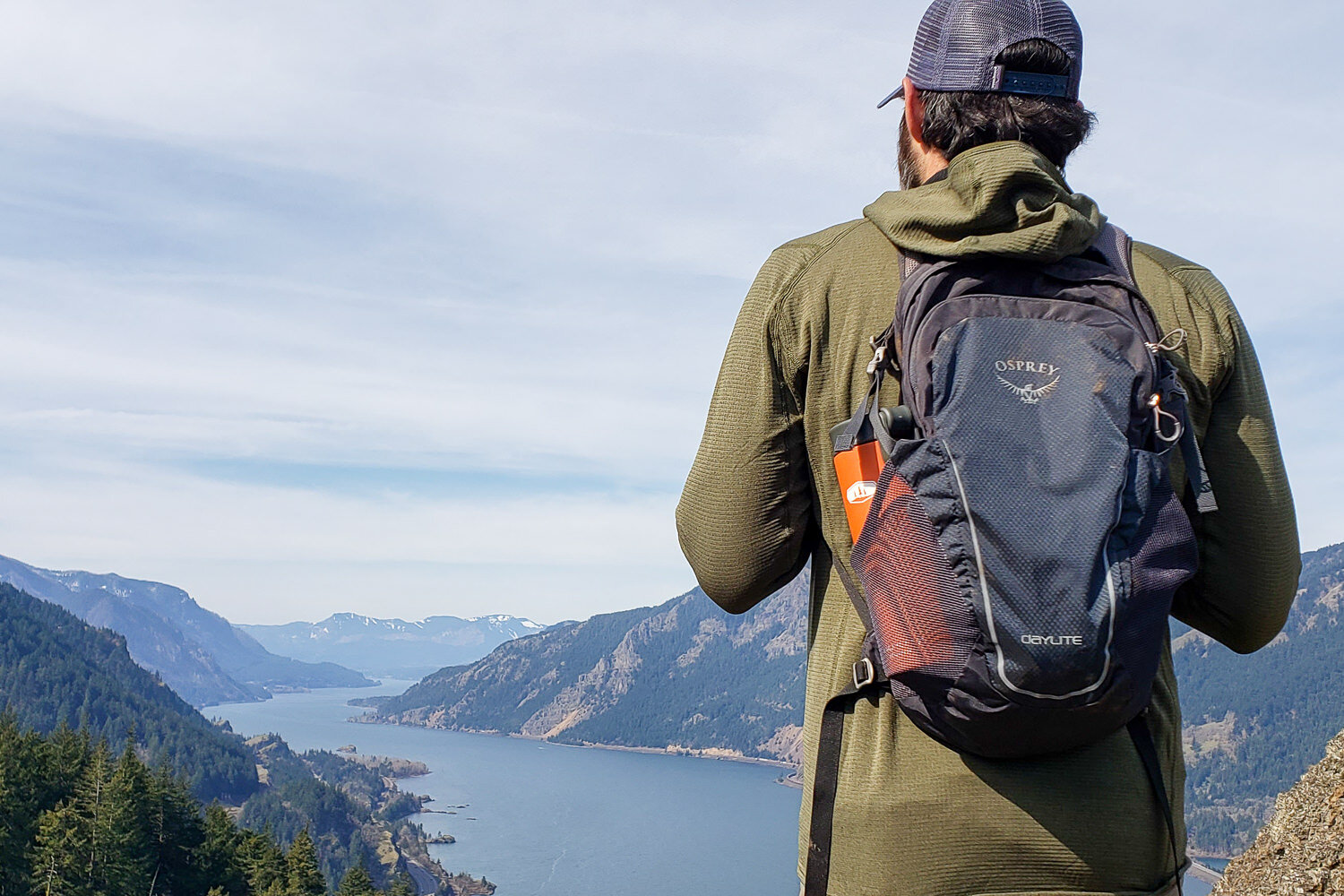 On a hike with the comfortable and practical Osprey Daylite Daypack.