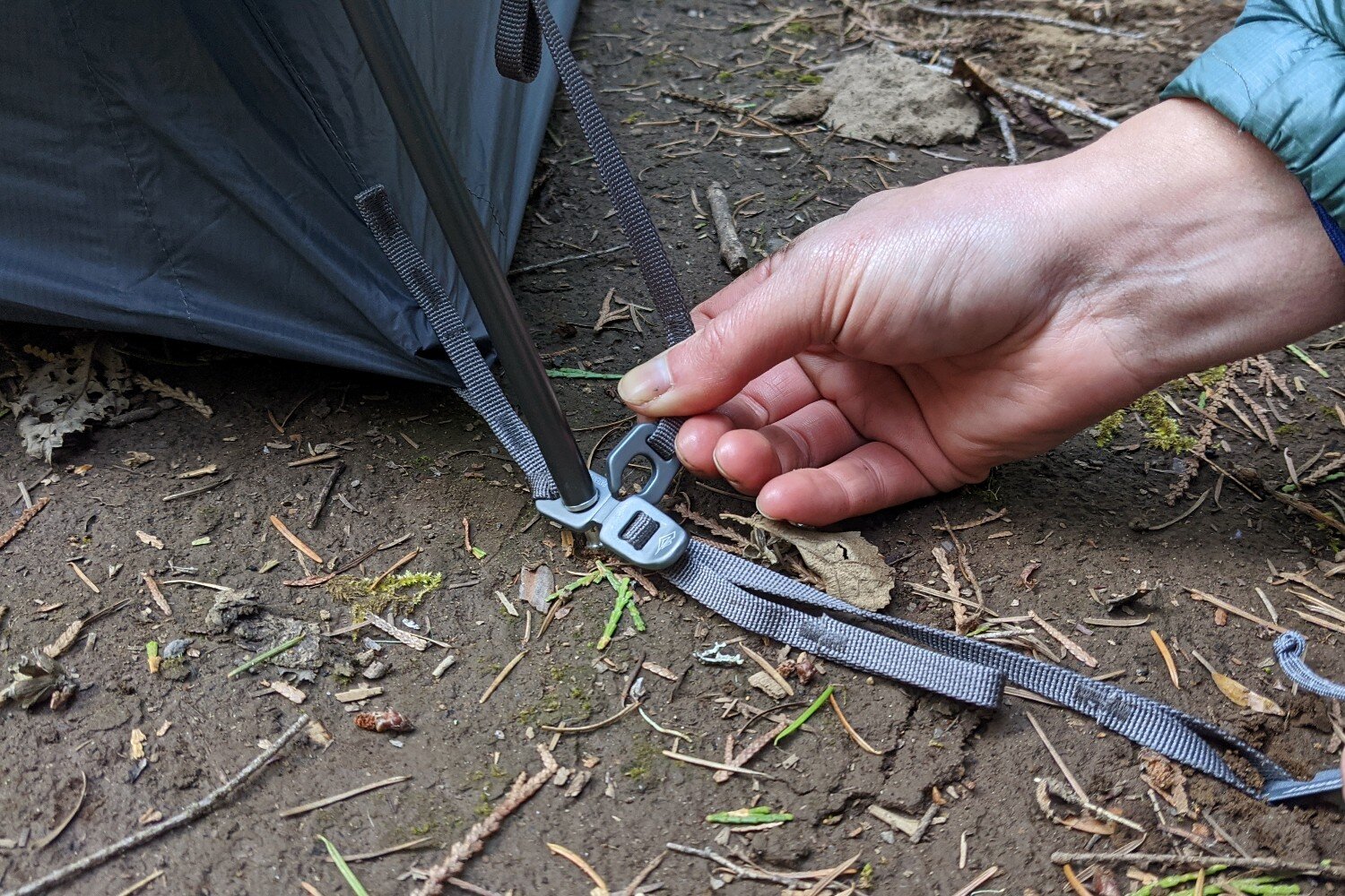 The unique Quick Connect clips on the rainfly make it quick and easy to deploy in bad weather.