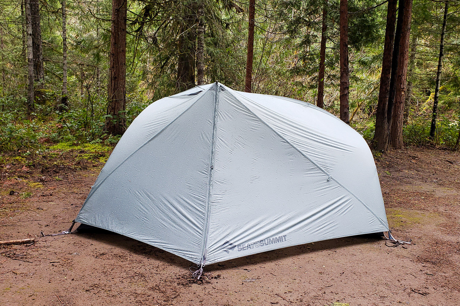The rainfly on the Telos is designed to eliminate rain splash-back and it provides large vestibules on both sides.