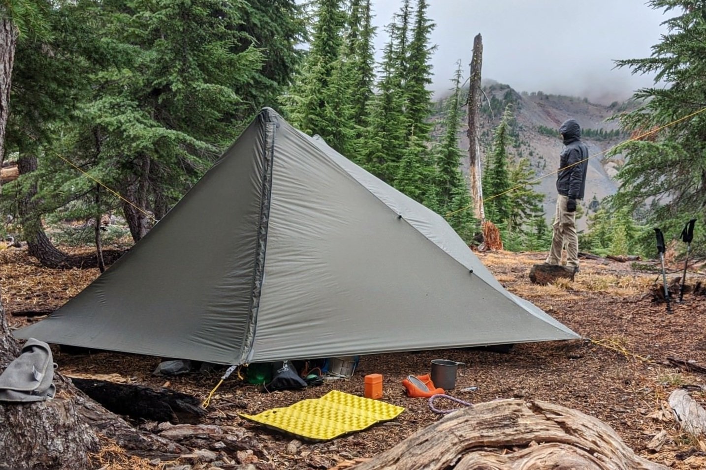 Gossamer Gear The Two set up in front of a foggy mountain