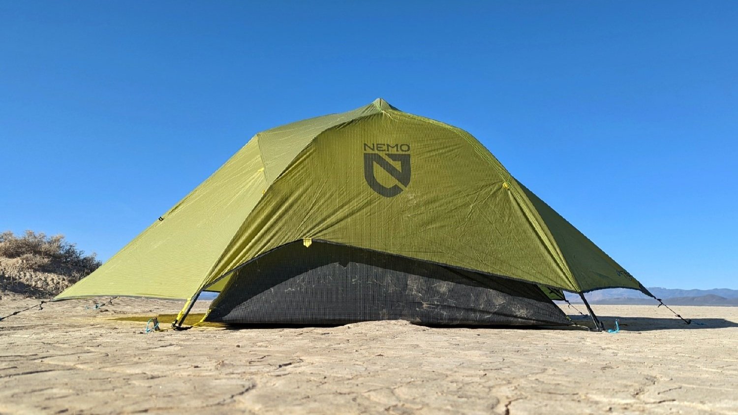 side view of the NEMO Dagger OSMO 2 tent set up in the desert