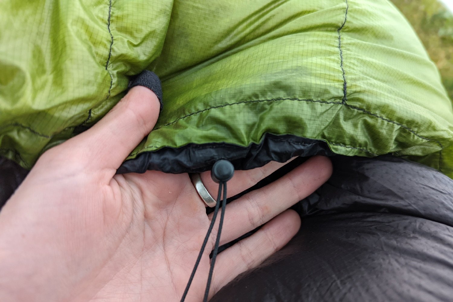 The cinch cord allows you to draw the Classic tight at the top to trap in heat