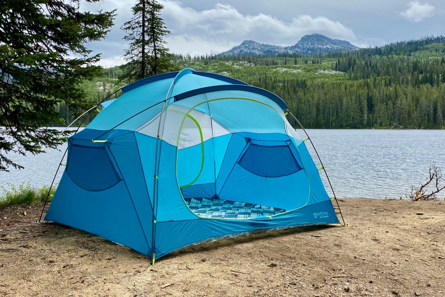 The 6P NEMO Aurora Highrise Tent at a lakeside campsite in Idaho