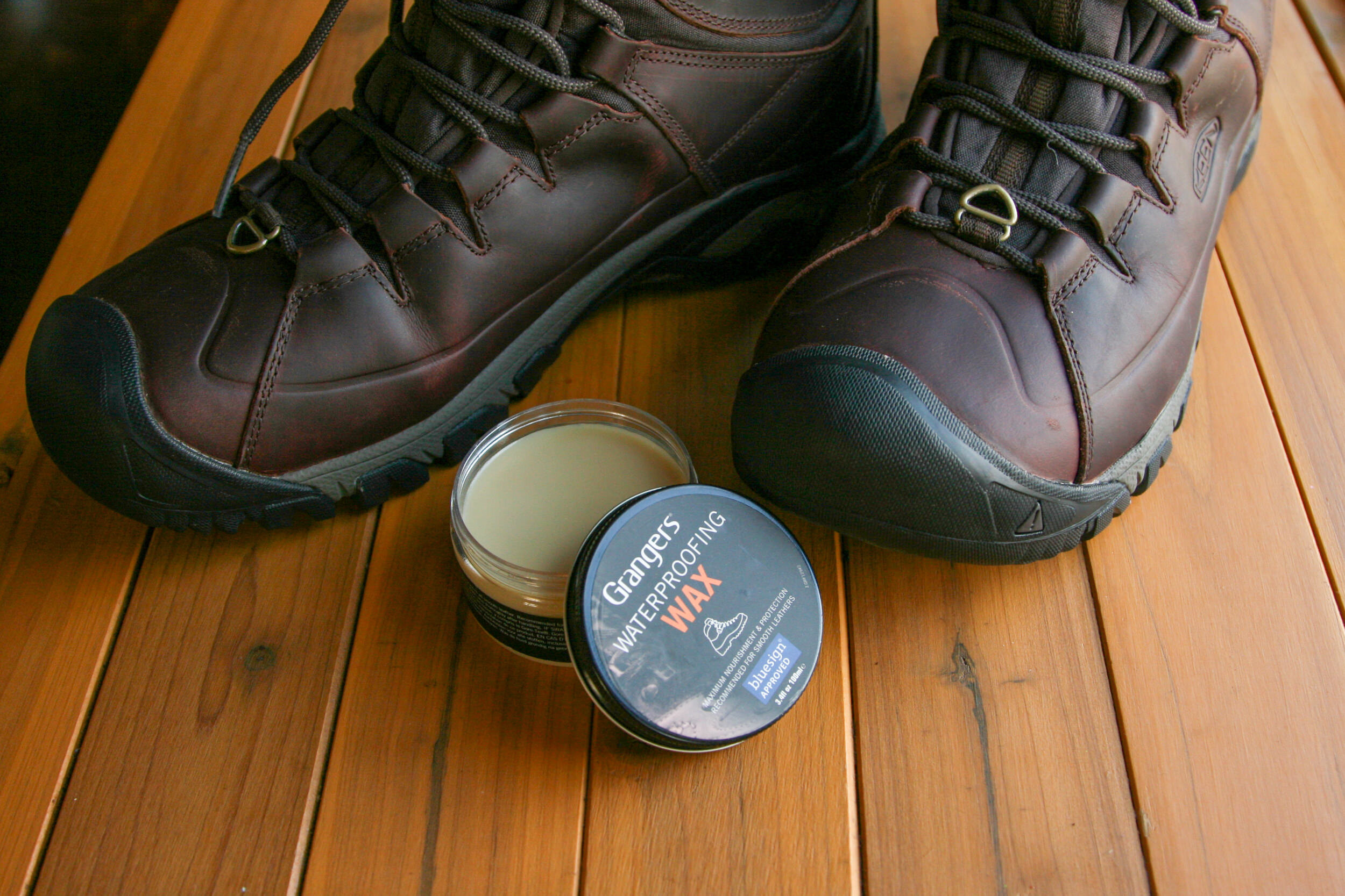 GRANGER’S WATERPROOFING WAX IS GREAT FOR MAINTAINING DARKER SMOOTH LEATHER BOOTS