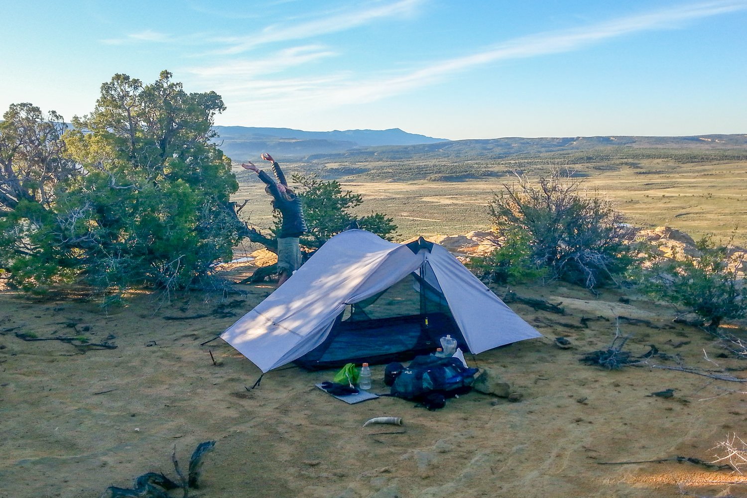 A backpacker using the heavier, but more affordable SMD Lunar Duo Outfitter in the desert section of the CDT