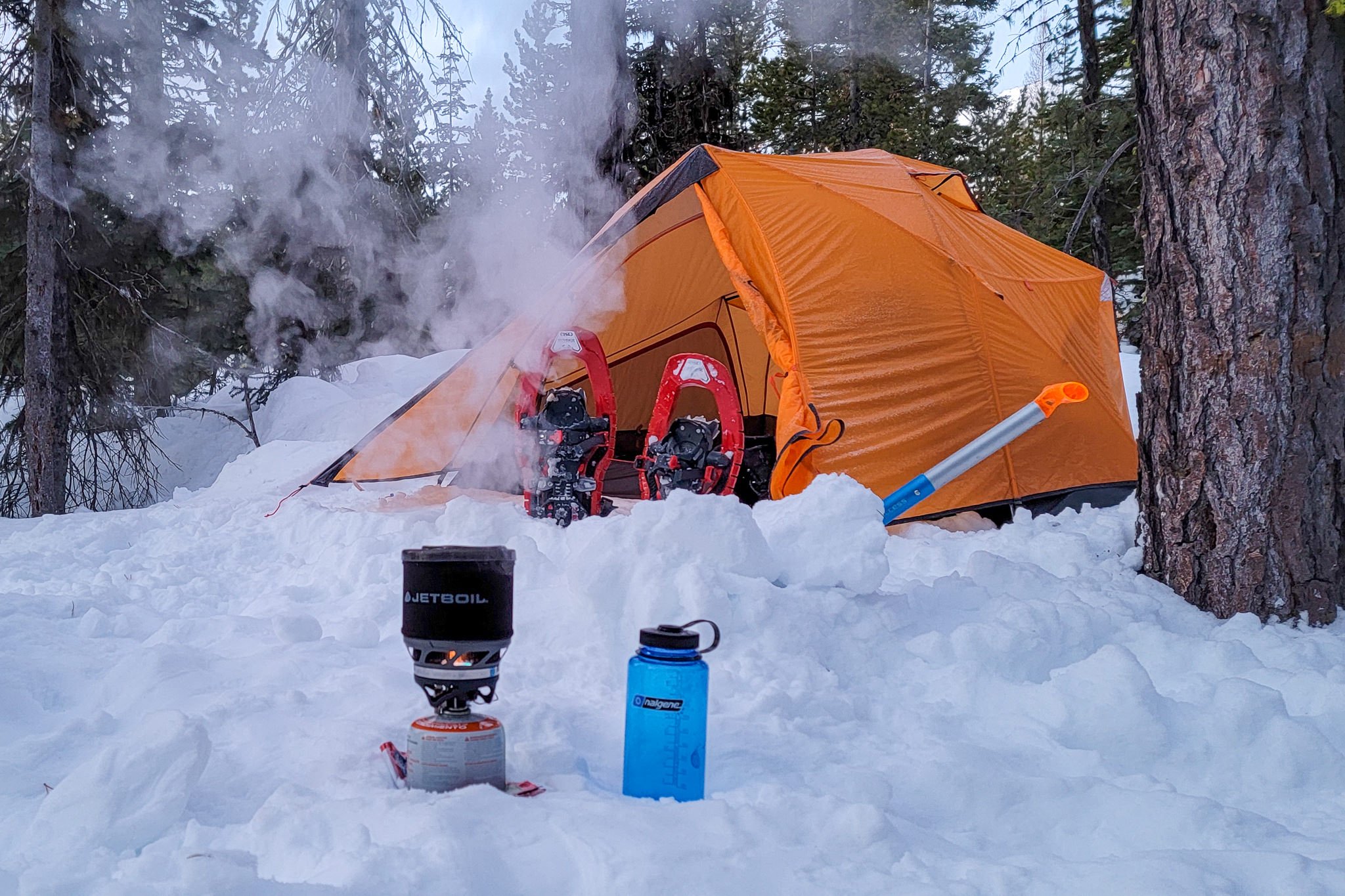 The NEMO Kunai 2 set up in a snowy winter campsite