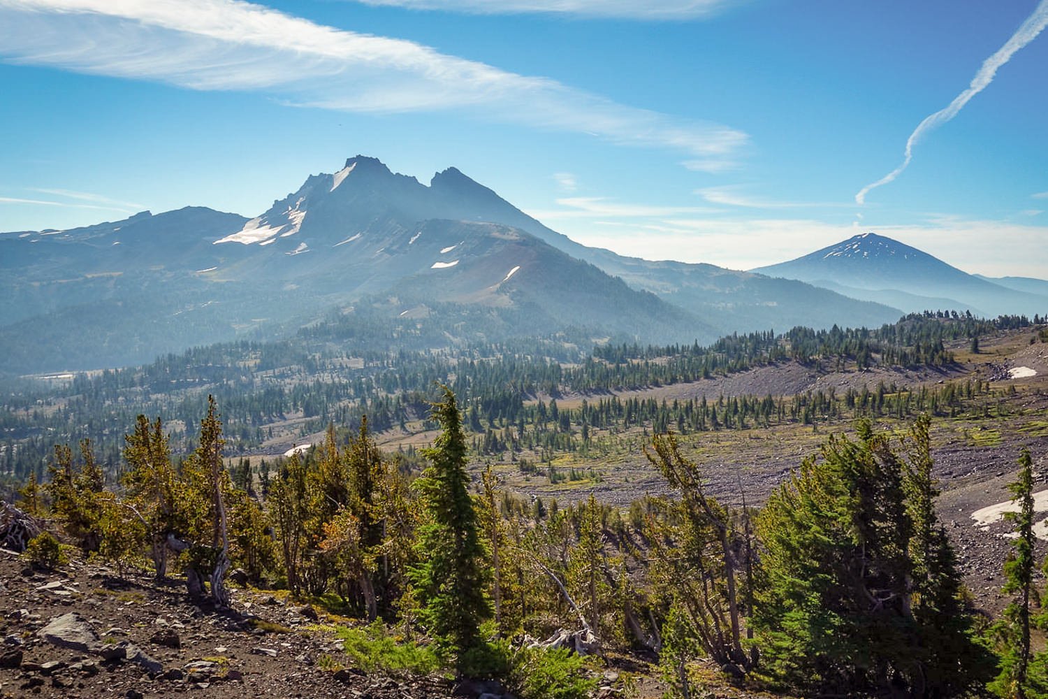 broken top and mt. bachelor viewed from the three sisters backpacking loop