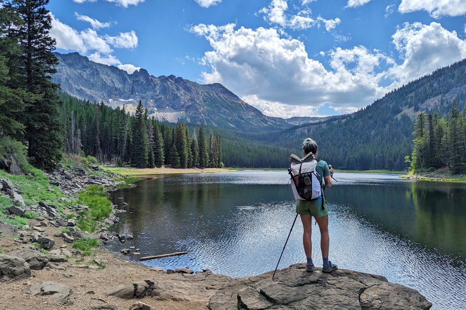 backpacker on the edge of Strawberry lake 