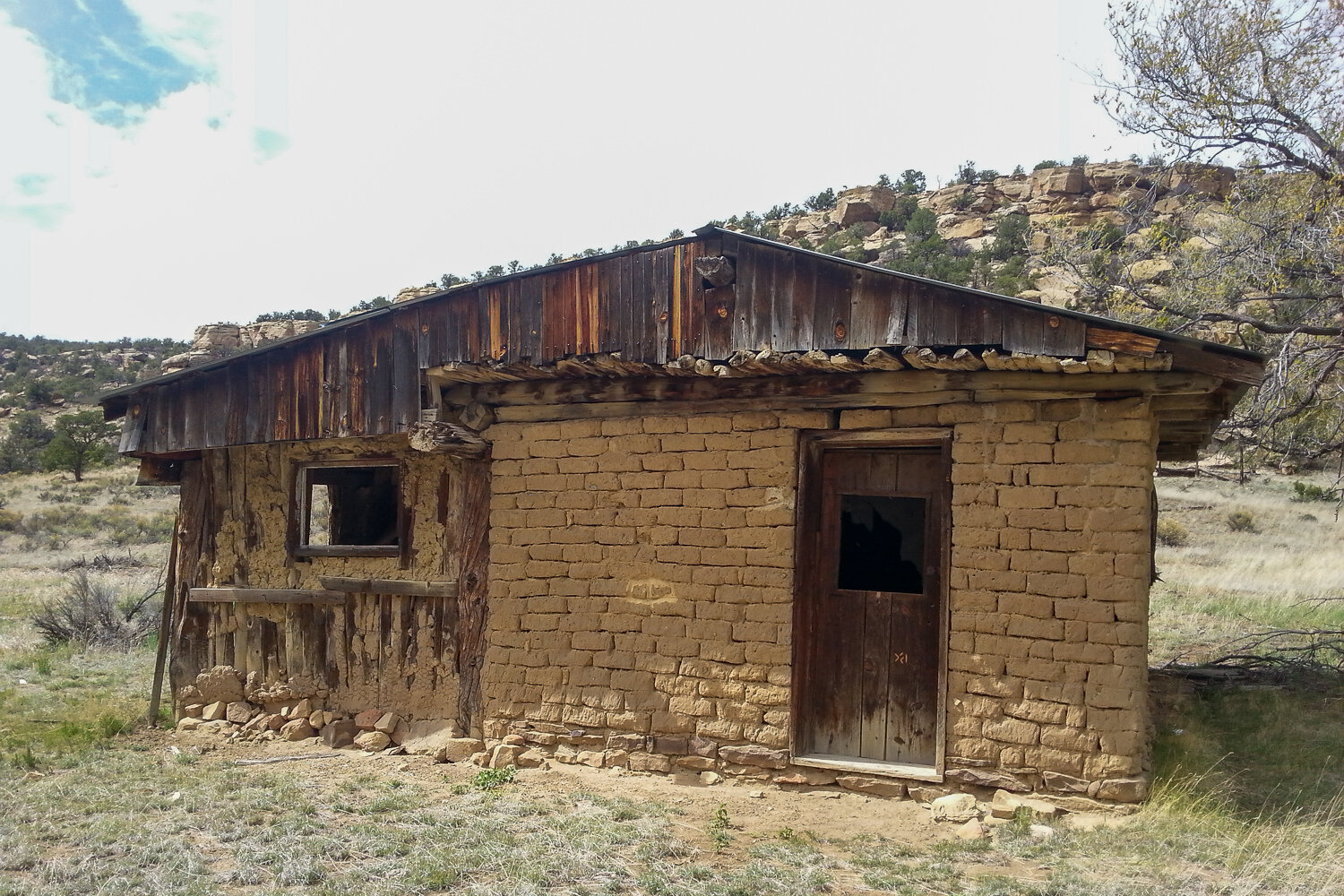 cabin on the cdt made from logs and stone