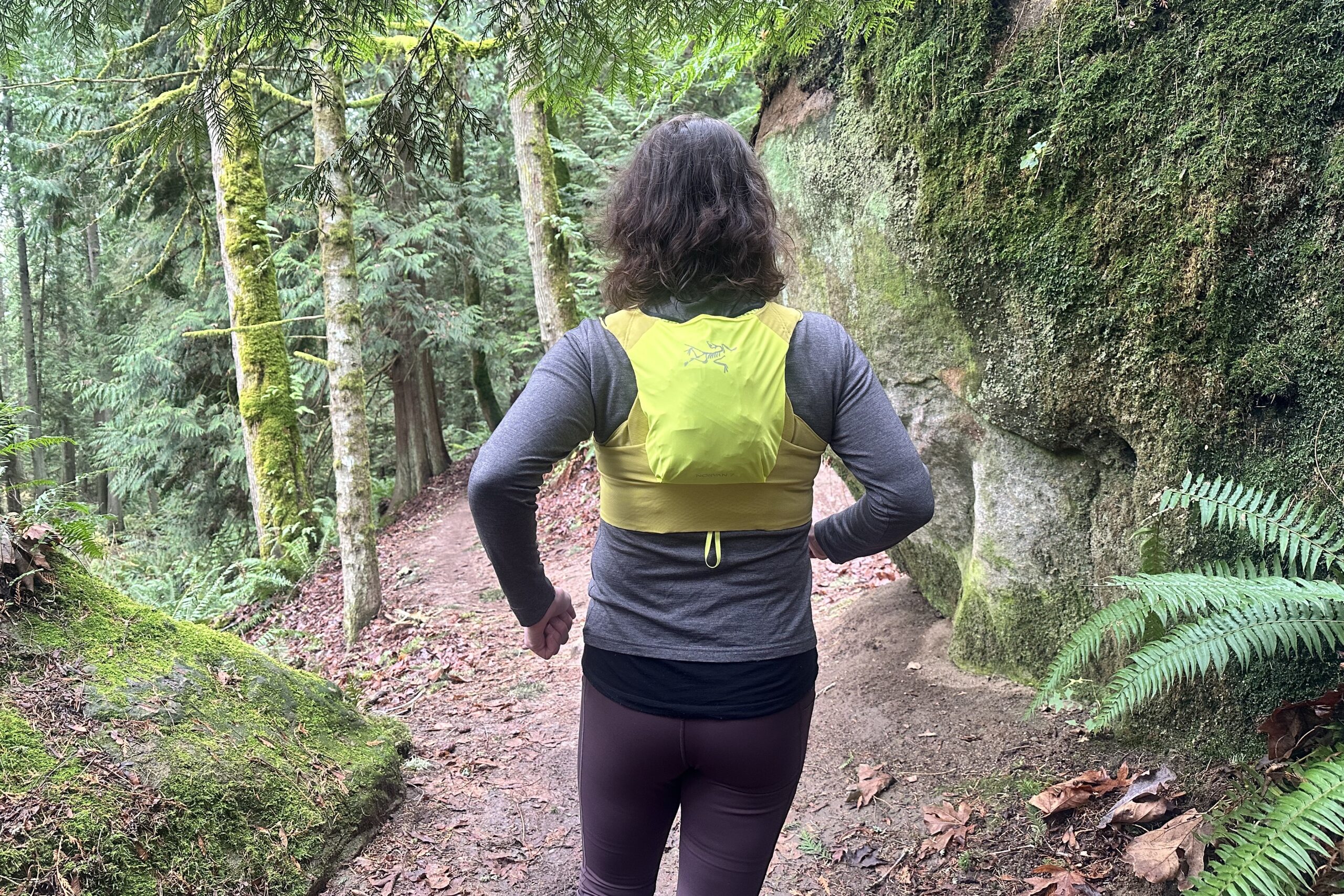 Runner wearing an Arc'teryx Norvan 7 Vest Women's Hydration Vest
