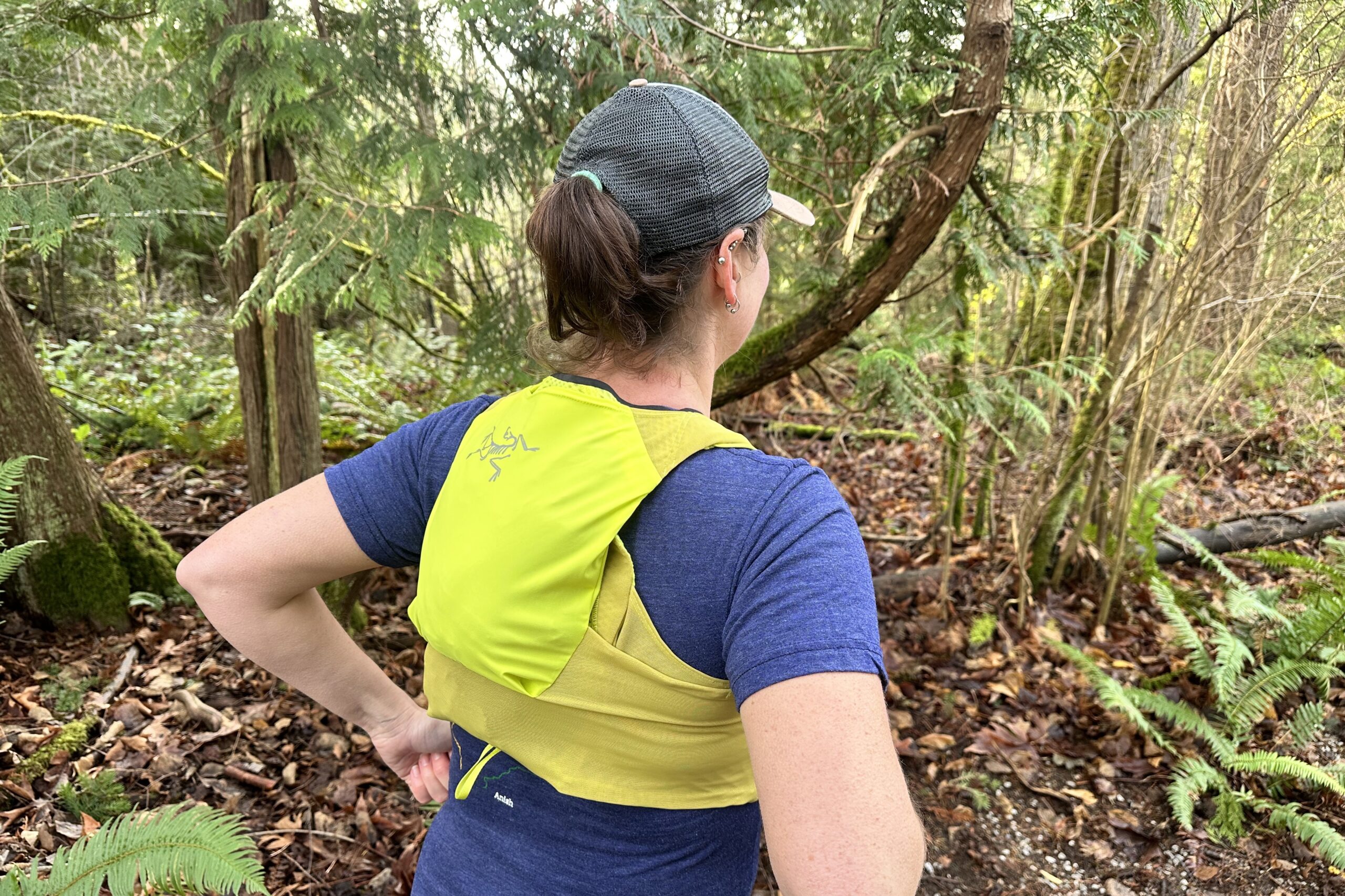 Runner wearing an Arc'teryx Norvan 7 Vest Women's Hydration Vest