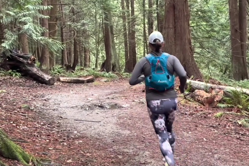 Runner wearing an UltrAspire Alpha 5.0 Race Vest