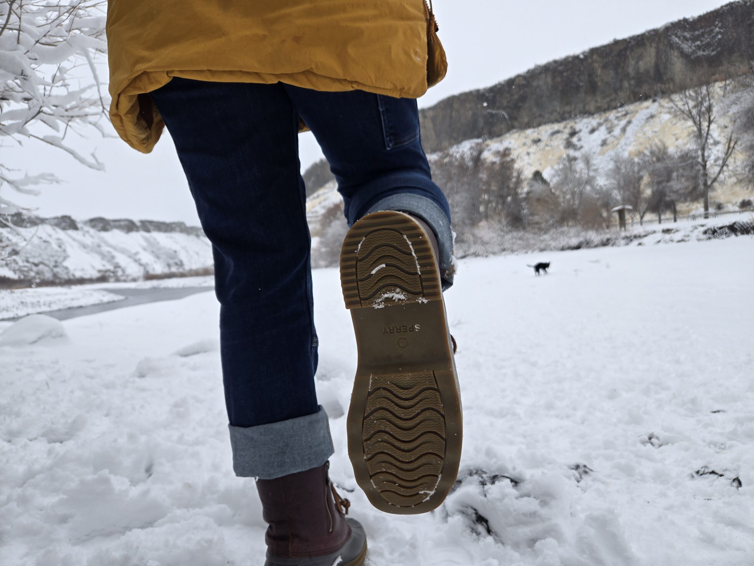 the underside of the sperry saltwater 2.0 rain boot