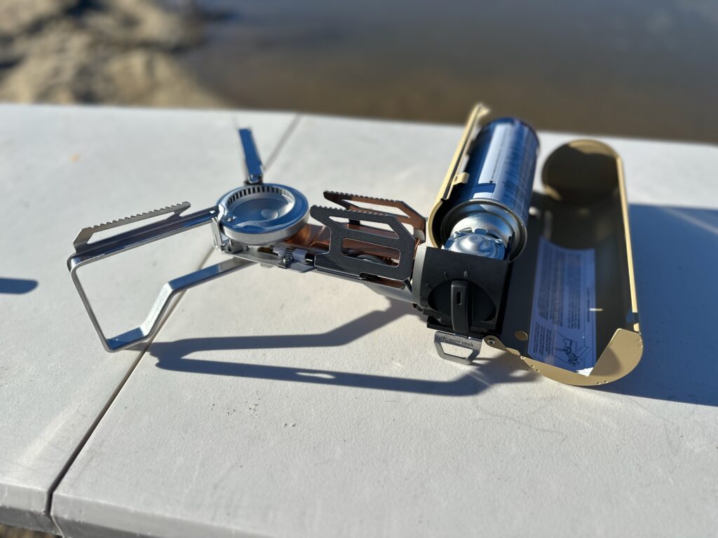 showing the how the Snow Peak Home & Camp butane stove folds up