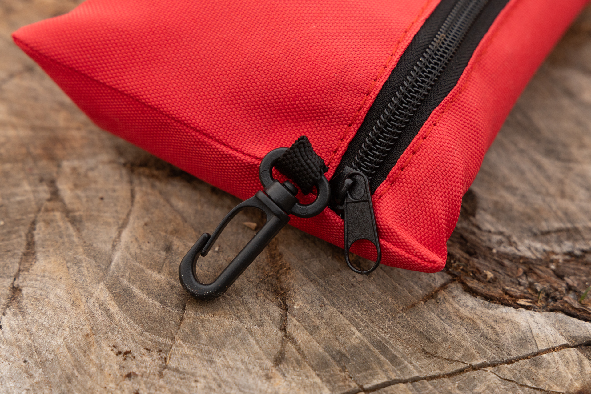 The General Medi Mini has a clip for attaching it to a bag.