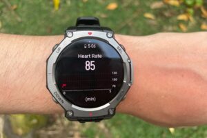 A watch face showing heart rate.