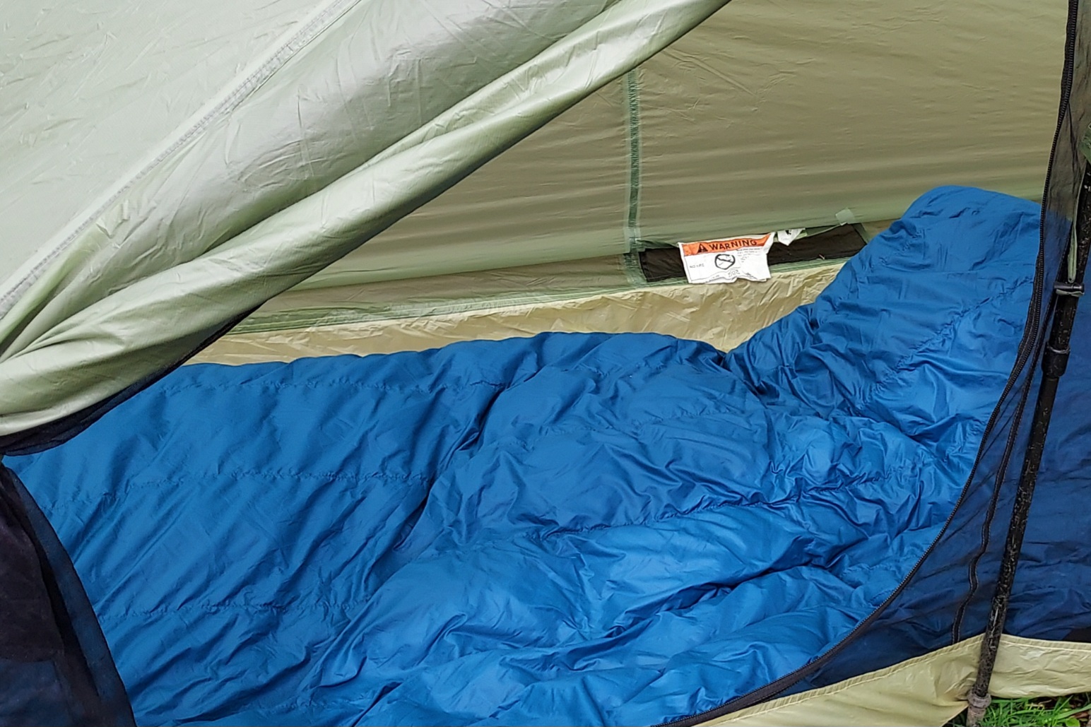 Hammock Gear Burrow 20 Quilt inside a tent