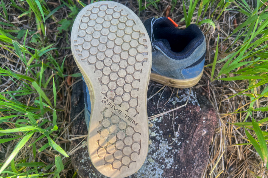 Bottom view of the Five Ten Freerider sole showing off the circular Stealth rubber tread pattern.