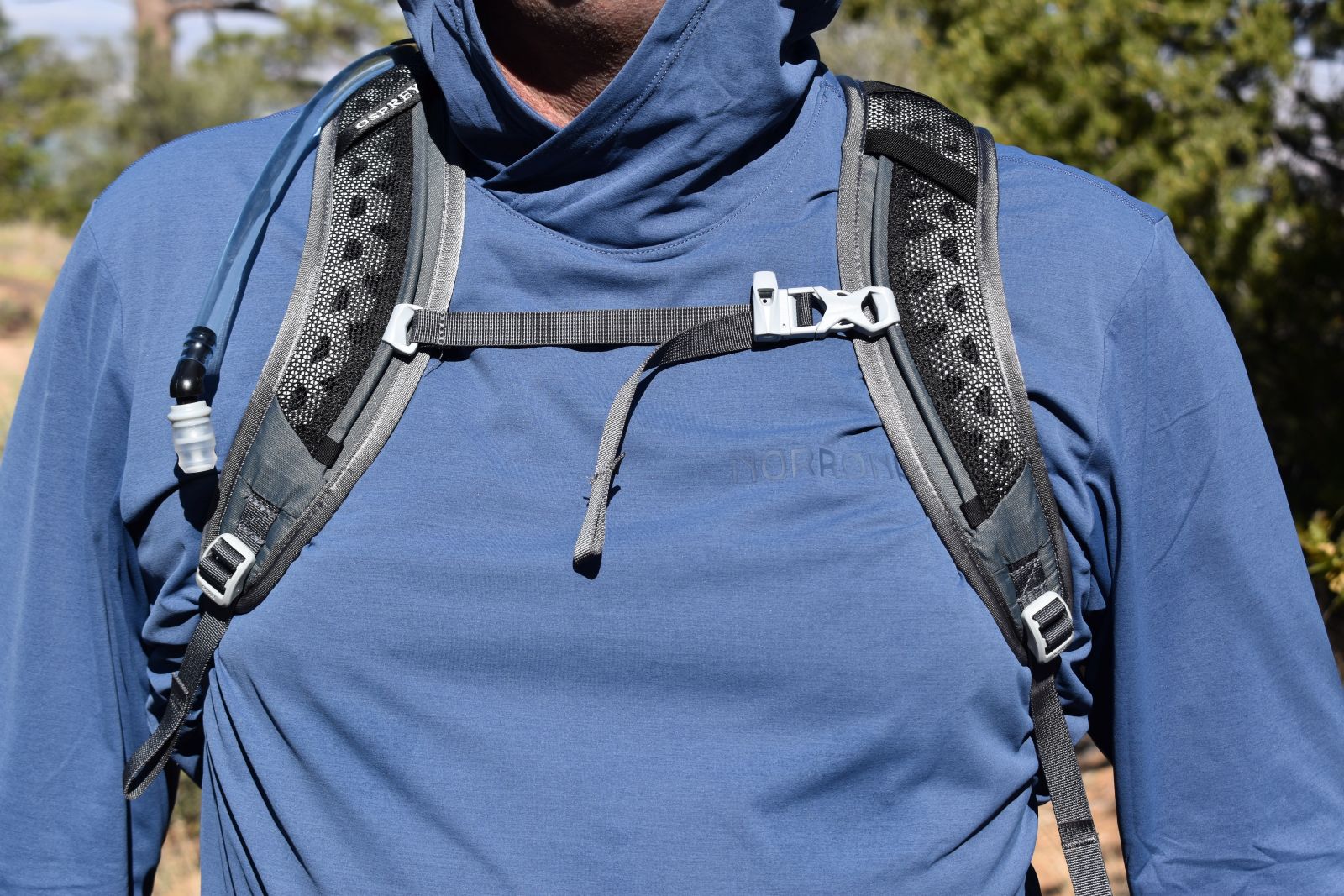 Close up of the ventilated foam shoulder straps of the Osprey Sportlite 20 daypack