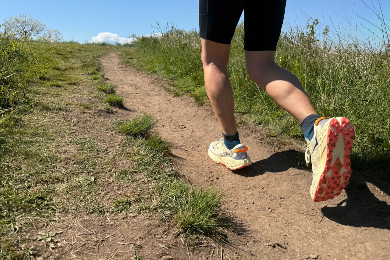 Close up of a runner in the Hoka Speedgoat 7